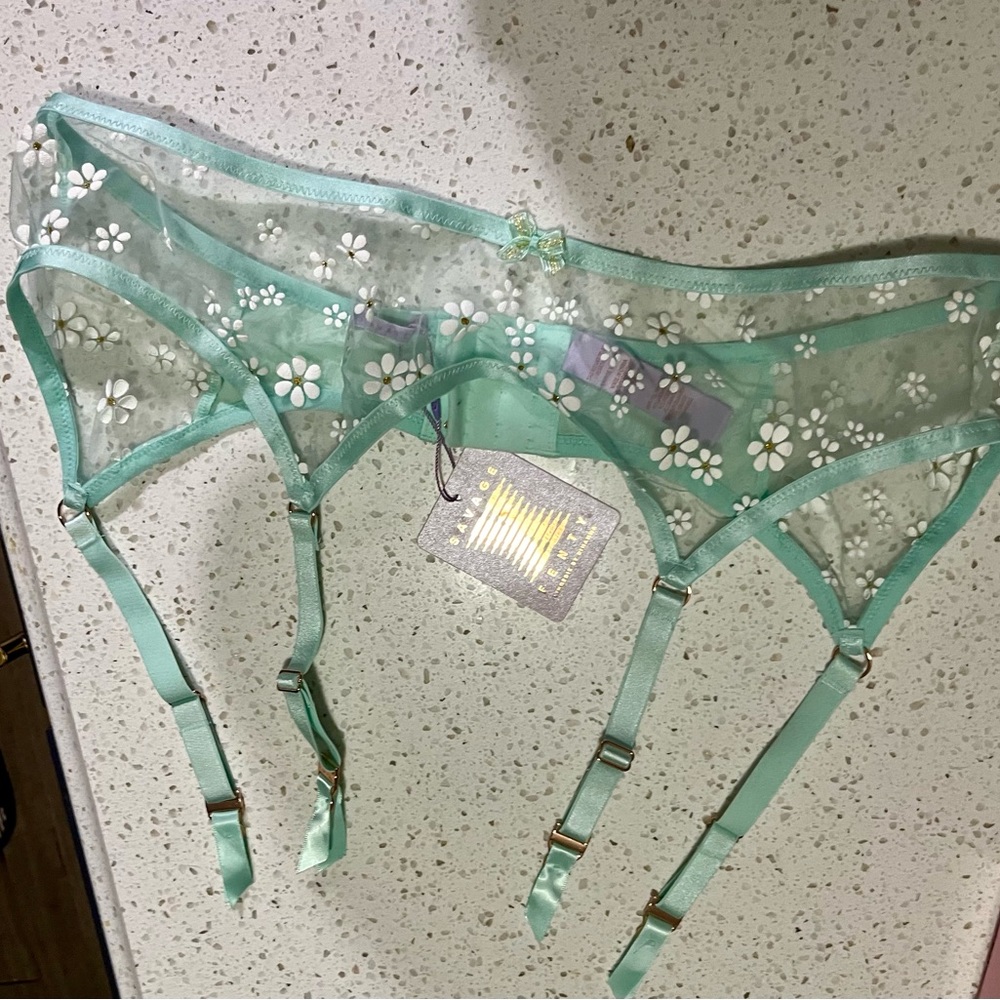 NWT Savage x Fenty 3X Daisy Garter